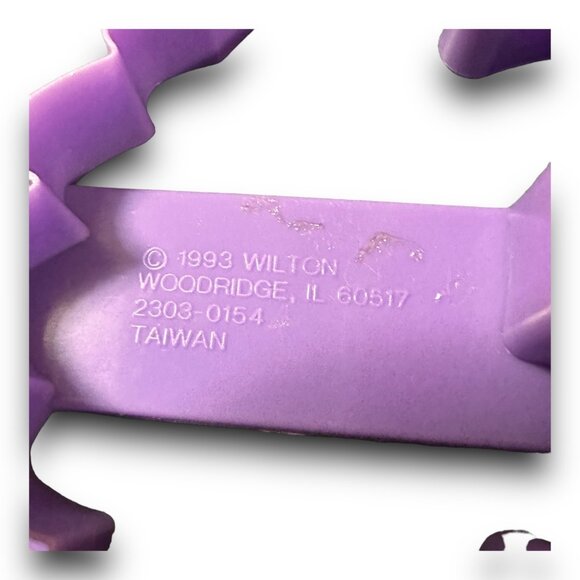 3D Wilton 1993 Dinosaur Cookie Cutters Set Of 2 Stegosaurus & Brontosaurus EUC - Picture 3 of 7